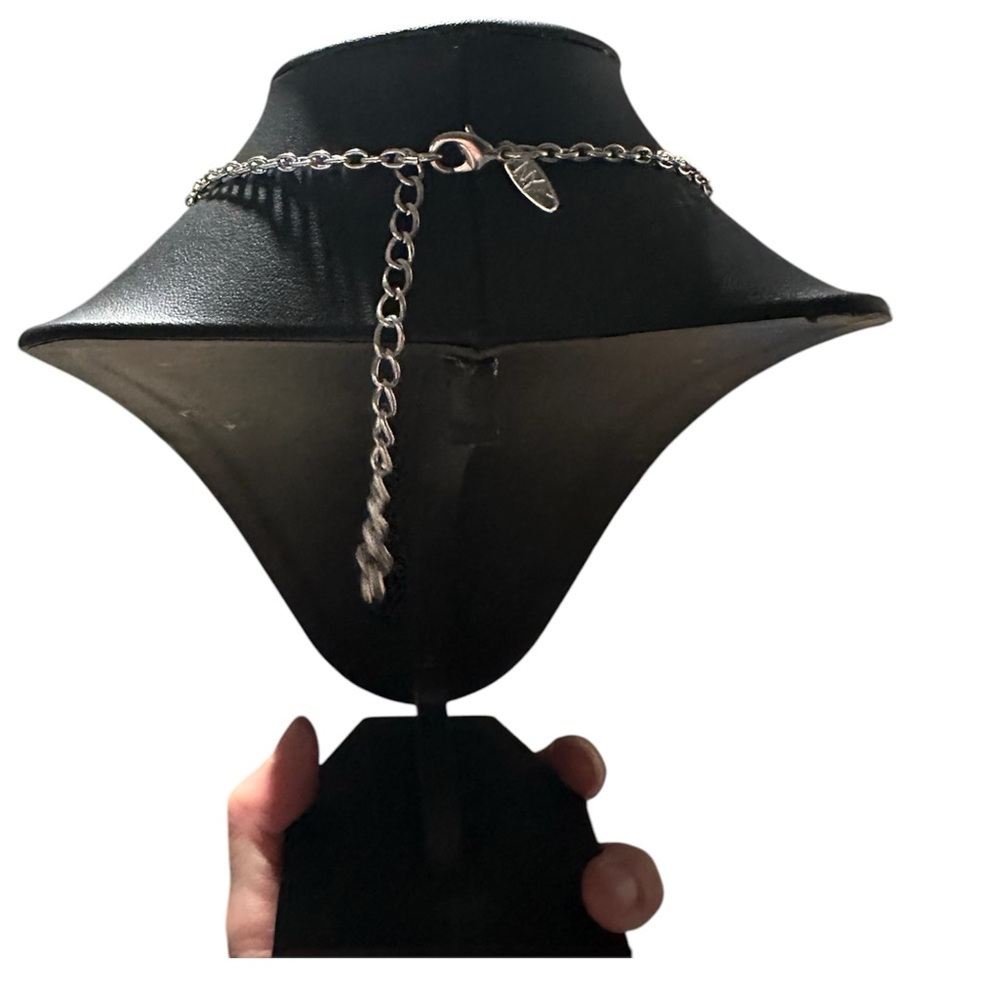 Elegant Black and Gold Statement Necklace - Picture 3 of 3